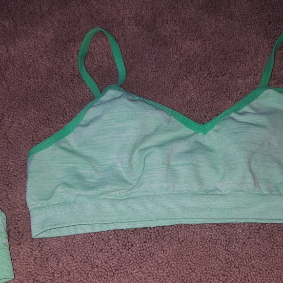 2 bras - Picture 3 of 7